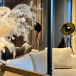 Apartment Stylish Apartment, Loft Number 7 With Office Space And Free Private Parking