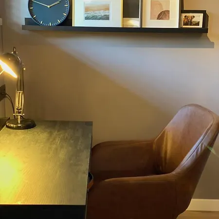 アパート Stylish Apartment, Loft Number 7 With Office Space And Free Private Parking