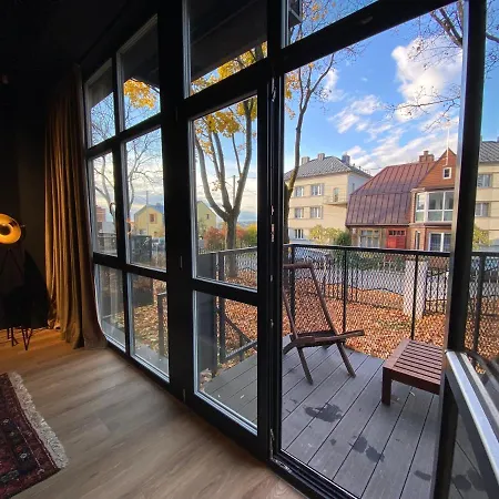 Stylish Apartment, Loft Number 7 With Office Space And Free Private Parking *