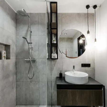 Stylish Apartment, Loft Number 7 With Office Space And Free Private Parking *